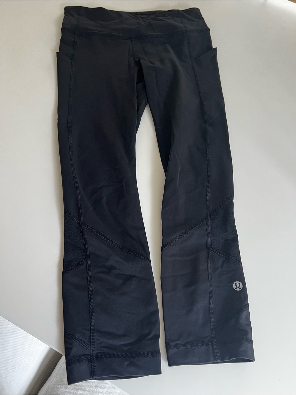 Lululemon Black Women's 3/4 Leggings with Side slit Pockets size 4